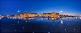 this pictures shows you one of the famous attractions in Bordeaux, the water mirror.