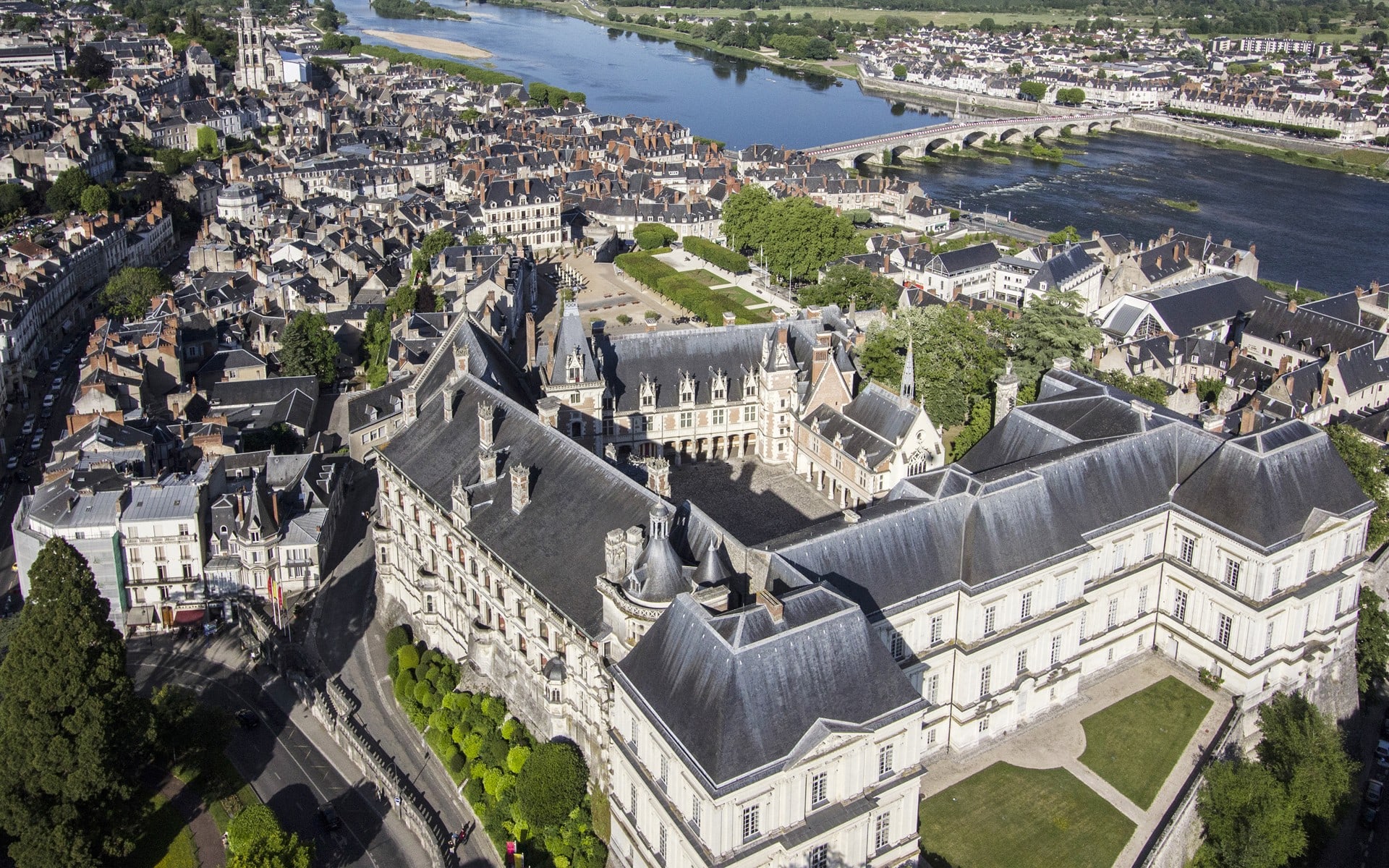Chateau de Blois min