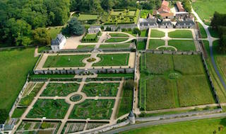 This is a picture from the sky of the botanical gardens of Tours